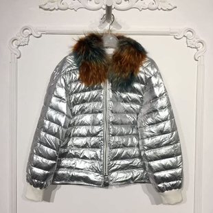 羽绒服品牌女装 M系列 真毛领短款 时尚 折扣颦薪 8052S084