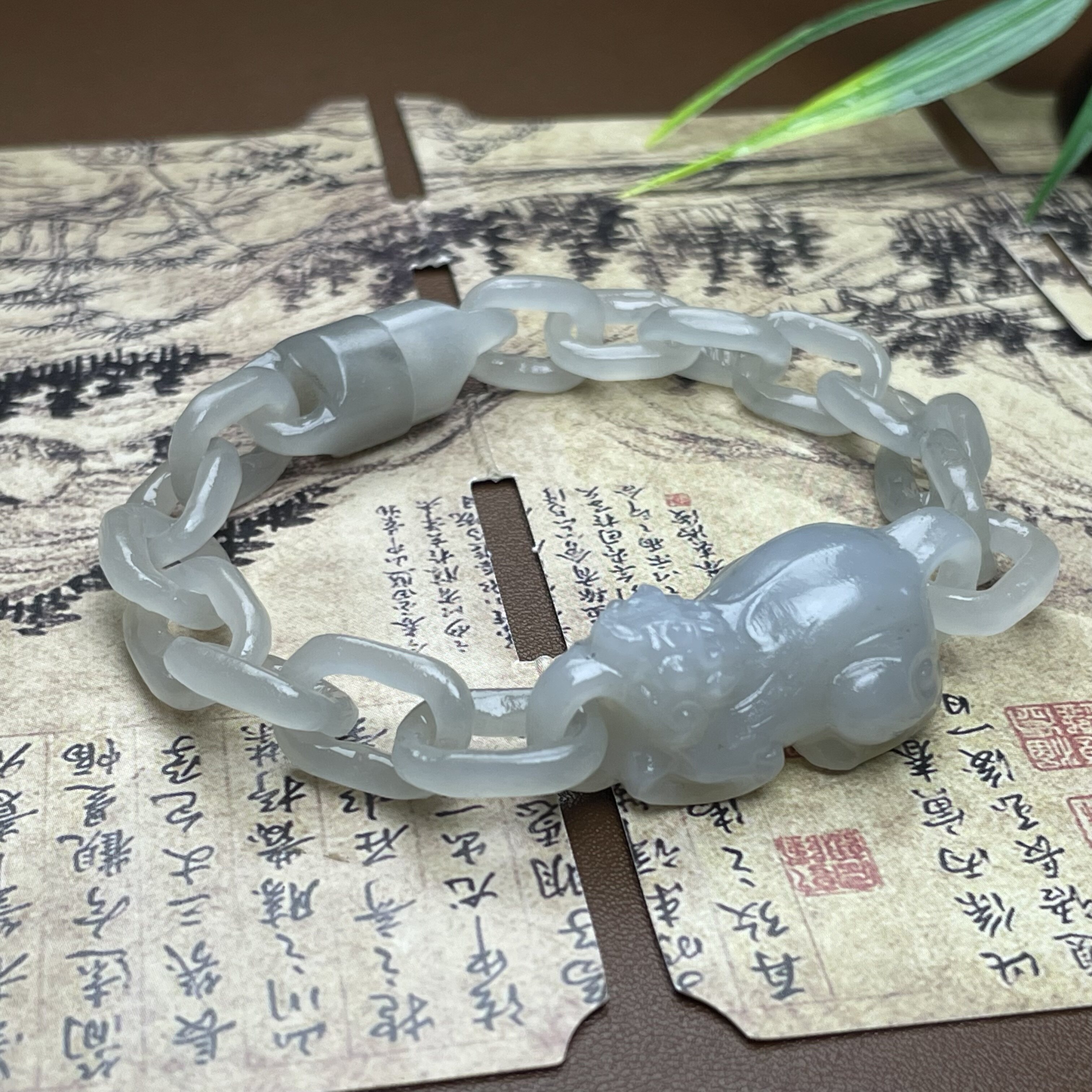 【假一赔十】纯天然和田玉烟紫貔貅手链纯手工链条特色不装款收藏