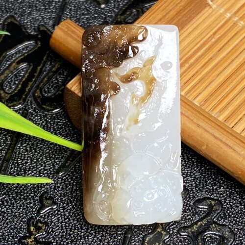 和田玉莲年有余籽料聚红皮吊坠
