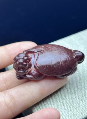 和田玉红皮龙龟吊坠孤品名家作