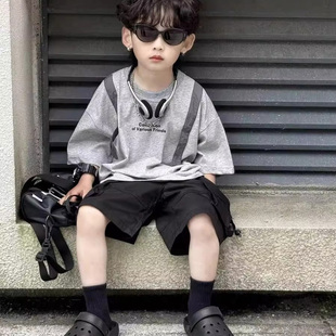 男童夏装套装2026新款韩版儿童短袖T恤工装短裤酷帅炸街两件套潮