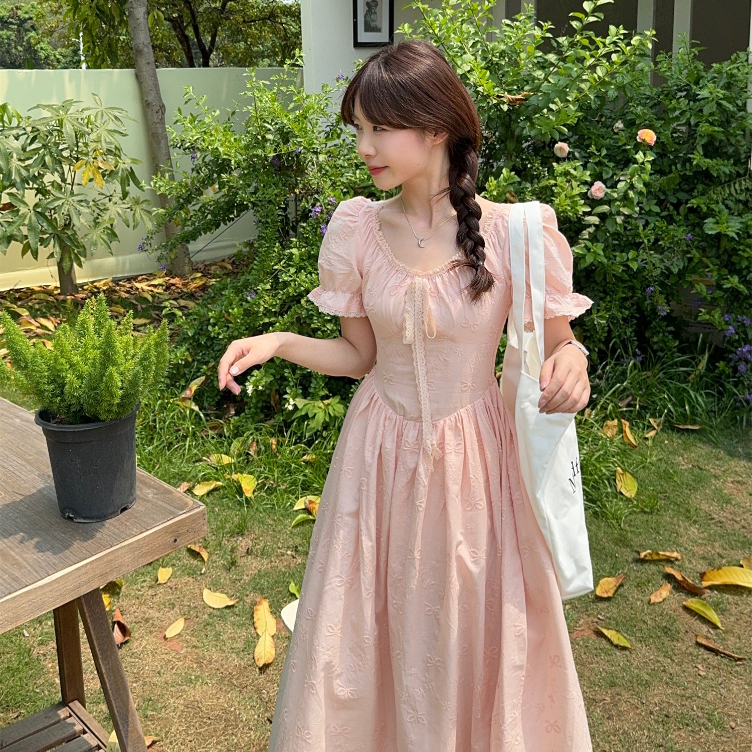 实拍实价~甜美温柔风泡泡袖刺绣提花蕾丝花边蜜桃粉连衣裙