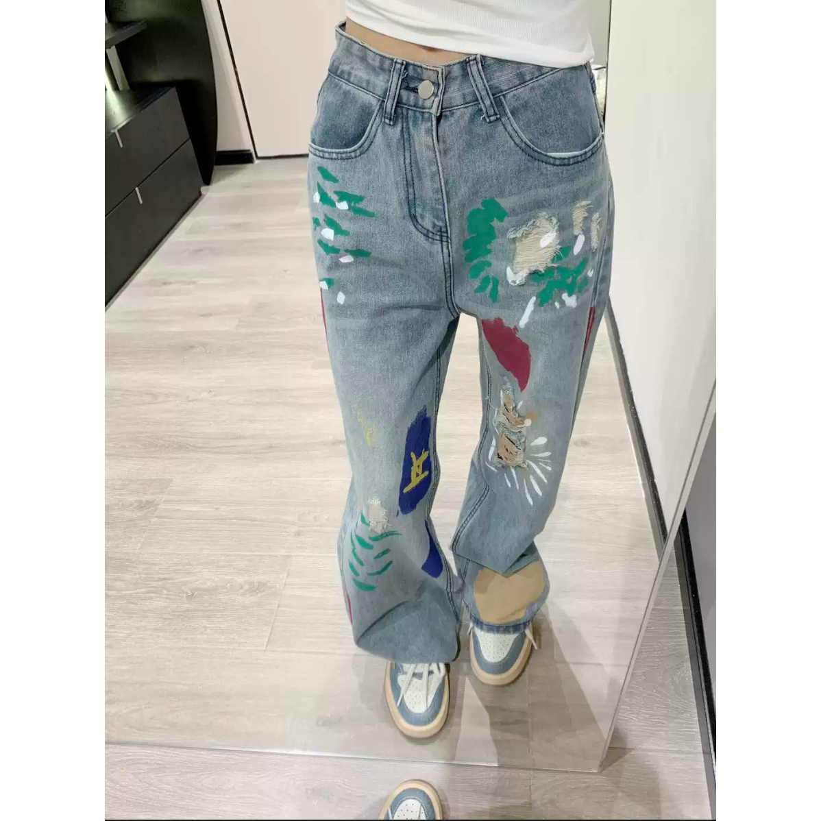 彩绘破洞牛仔裤女款2025新款设计感高腰今年流行爆款阔腿直筒裤