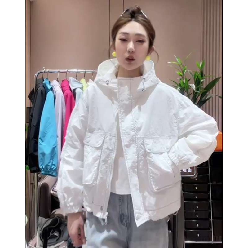 春季新款薄料小短款风衣夹克女洋气百搭休闲韩版连帽冲锋衣外套潮