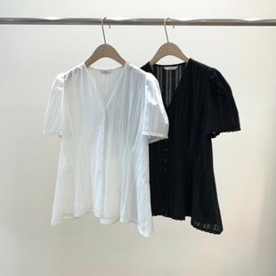 2025夏季新女芯宝韩国代购KNOCK百搭纯色V领单排扣泡泡袖短袖衬衫