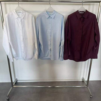 现~2025秋季新女芯宝韩国代购tempting时尚捏褶刺绣宽松长袖衬衫