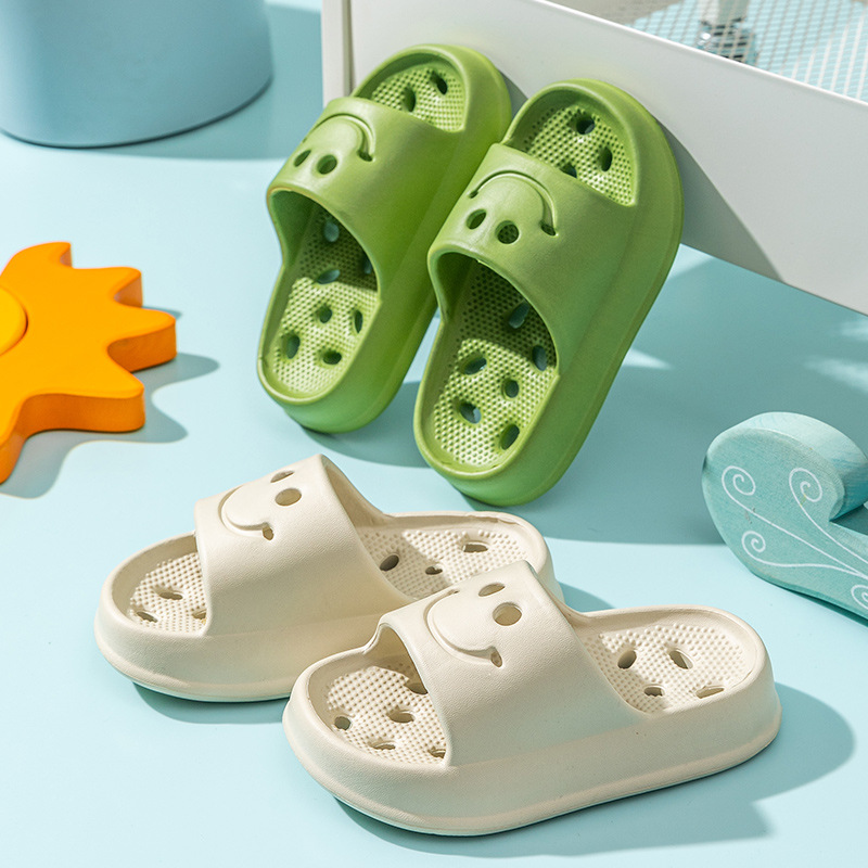 Children's bath slippers with soft soles and sandals拖鞋夏
