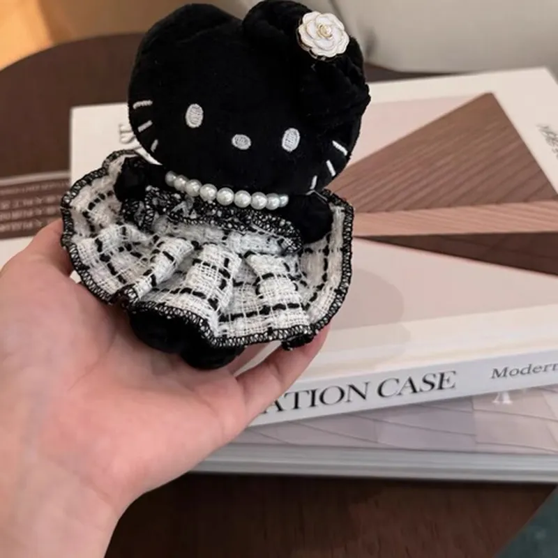 裙子小众毛绒公仔钥匙扣挂件可爱爱心玩偶kt猫挂饰黑色书包kitty