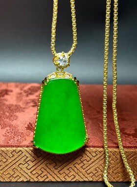 缅甸翡翠色冰种满绿阳绿无事牌吊坠玉吊坠男女款镶嵌银镶嵌