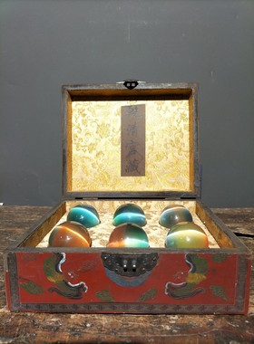 珍藏大清乾隆御制乾清宫藏老漆器盒猫眼石一套 七彩珠收藏古玩