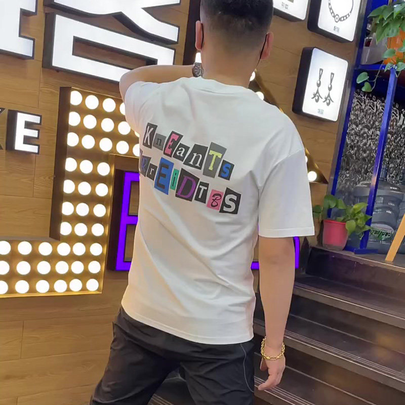精神小伙彩色字母印花短袖潮男时T恤