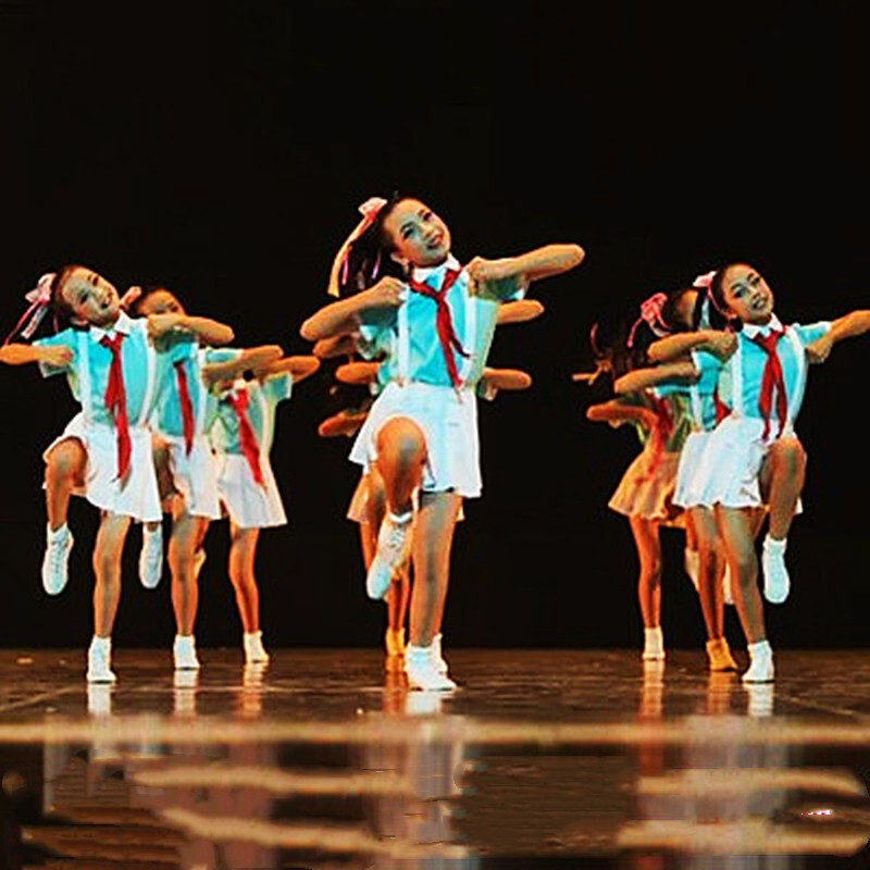 六一儿童红领巾合唱演出服我们和朝阳一样绚烂舞蹈服背带裤表演服