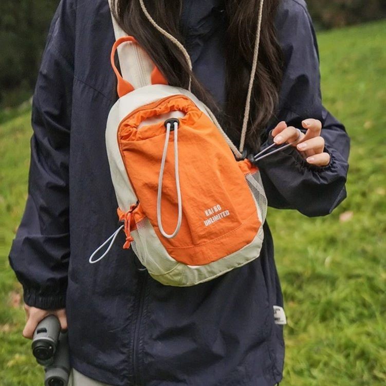户外徒步骑行露营休闲小背包胸包多用轻量化迷你双肩包旅行水杯包