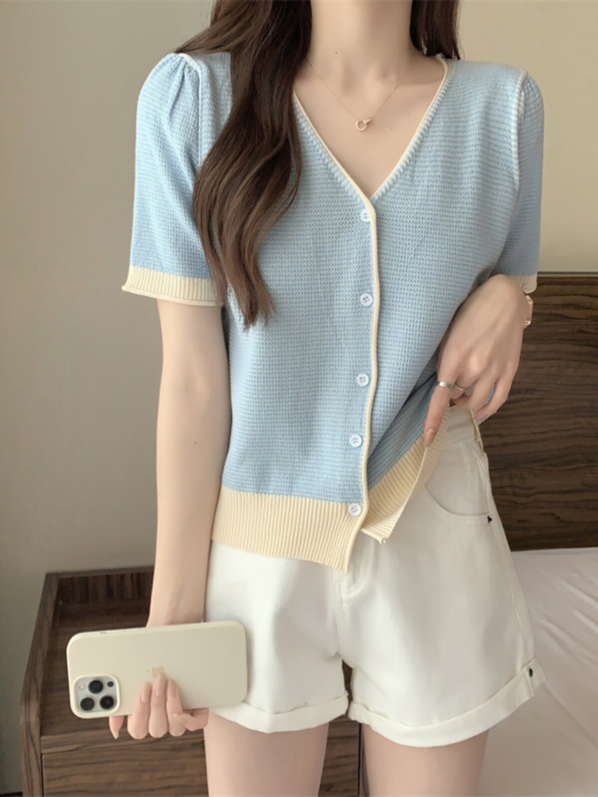 여성을위한 진주 단추 중공 얼음 실크 스웨터 2024 새로운 여름 느슨한 카디건 얇은 솔리드 컬러 단순 탑 유행