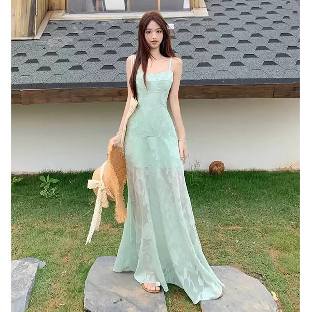 度假风绿色吊带连衣裙女