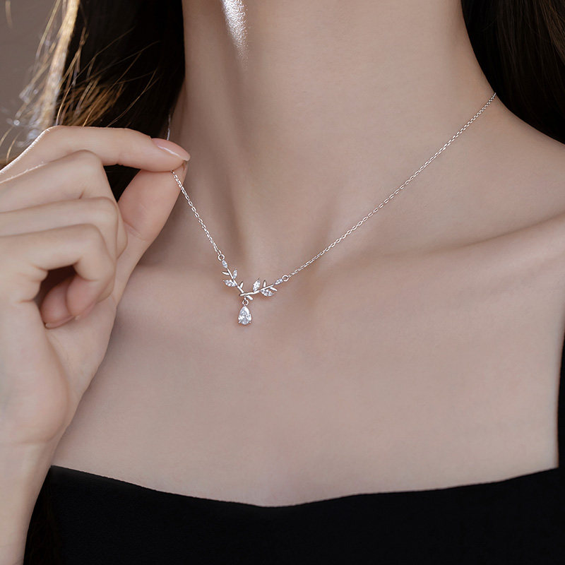 Chomel Kinsey925纯银叶子项链女款2026新款爆款吊坠颈链生日礼物