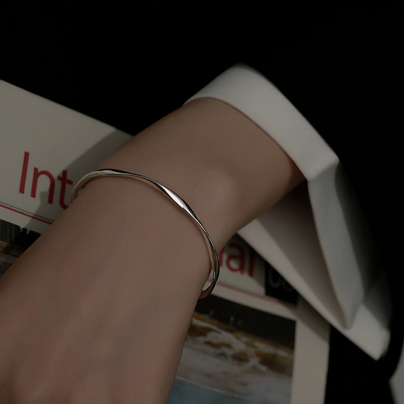 莫比乌斯纯银手镯女ins小众设计高级感古法轻奢网红爆款足银镯子