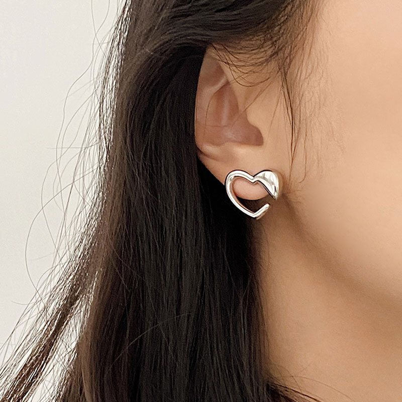 心心转角几何设计爱心耳钉