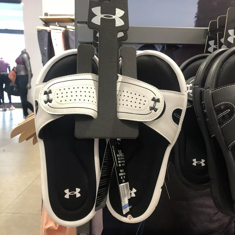 Under armour, губчатые спортивные тапочки на липучке