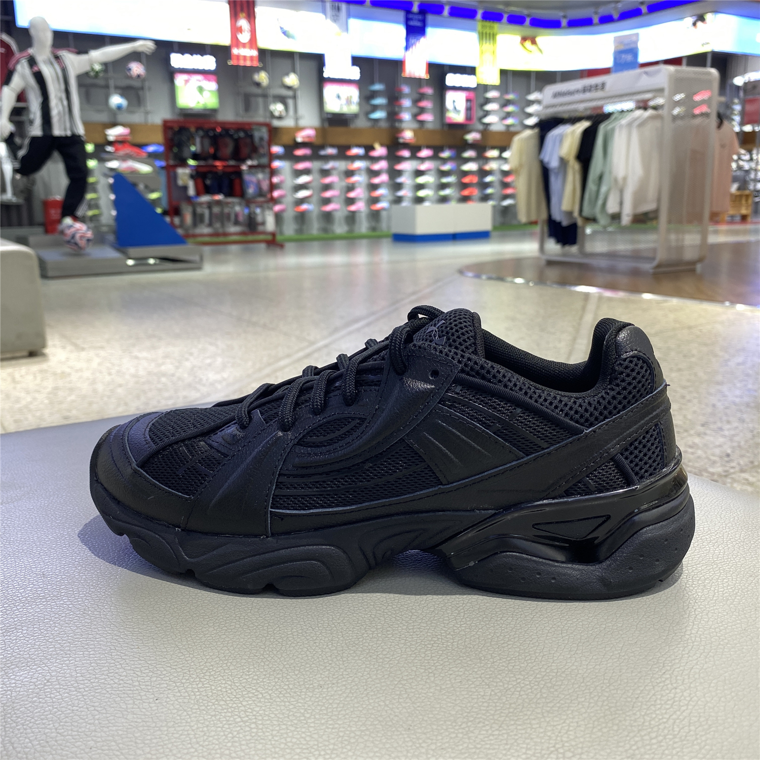 安德玛运动休闲鞋男女