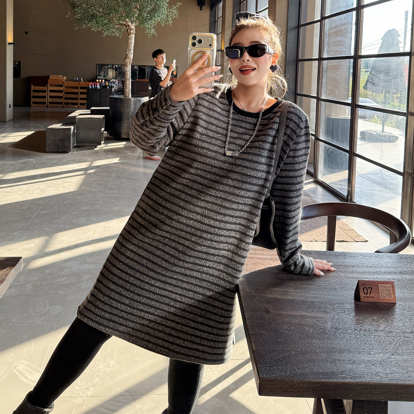 媛子大码冬季宽松休闲百搭胖mm圆领大码条纹长袖针织连衣裙打底衫
