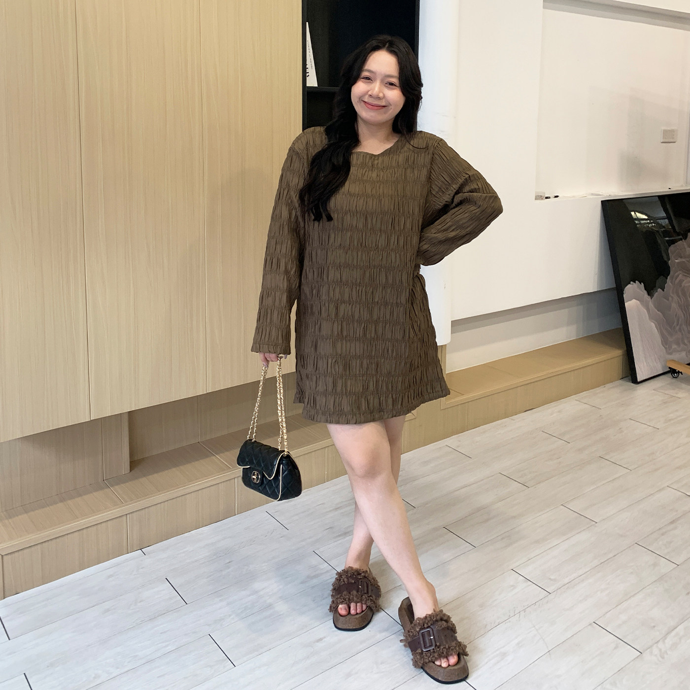 媛子家大码秋季通勤宽松遮肉显瘦胖mm简约褶皱后系带短连衣裙女