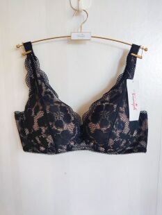 Triumph黛安芬专柜现货深V性感蕾丝软钢托聚拢透气内衣16 8791