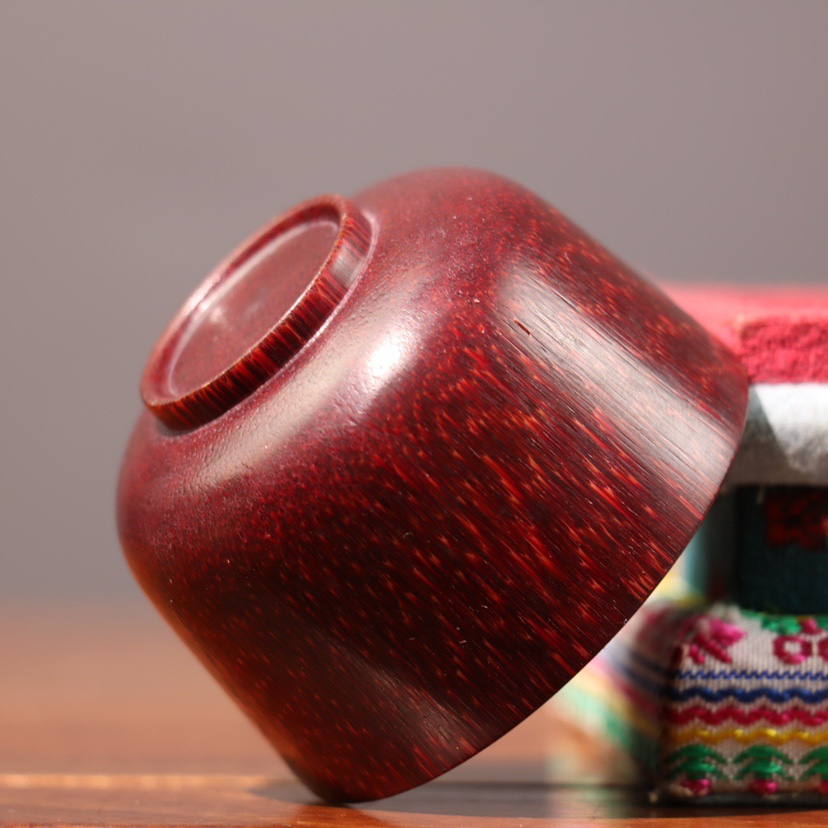 珍藏披毛牛角杯 酒杯茶盅器形规整 古朴雅致 鱼籽纹清晰细腻摆件