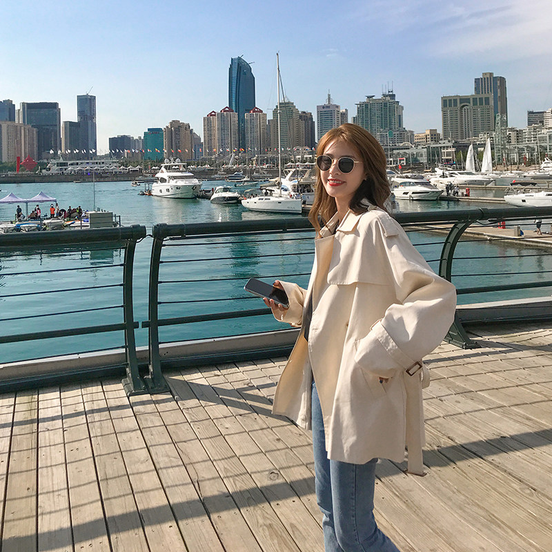 主推秋新款韩版后背扣子短风衣外套MMJ1006P110控价168已出货,女装风衣,浙宝233