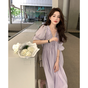 V领气质雪纺连衣裙女2025夏新款高级感别致独特的绝美法式茶歇裙图片