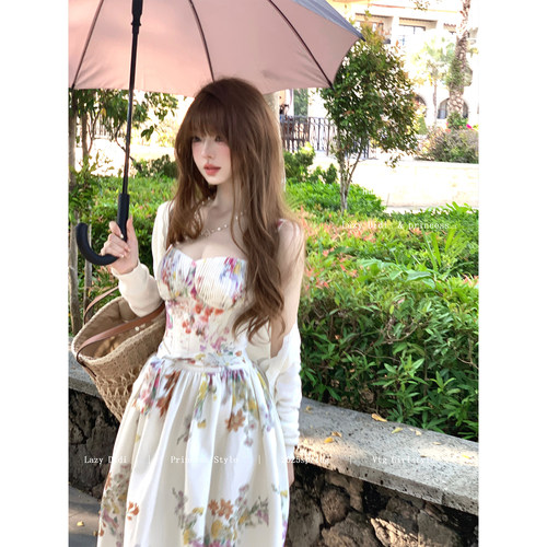 Lazy Didi折枝若若 手工压褶鱼骨碎花裙中古立裁U领甜美吊带裙