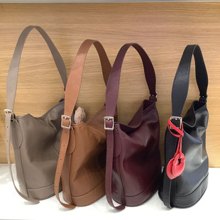 专柜正品迪桑娜女包头层牛皮HOBO单肩斜跨背包托特包 8253017301