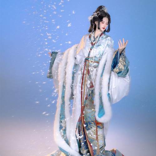 战国袍苍龙雪冬套装新款