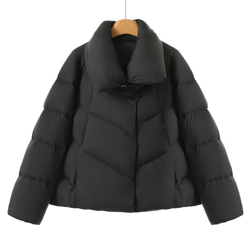 西湖阁老【寇】冬装 泡芙感甜糯减龄翻领饱满短羽绒服107