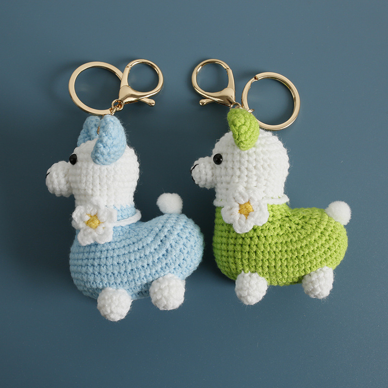 跨境热销背花羊驼挂件 毛线钩织动物挂件 可爱小羊钥匙扣成品