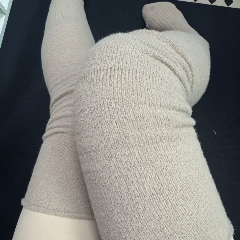 白色秋冬加厚珊瑚绒保暖纯色长筒袜日系in慵懒风时尚百搭过膝袜