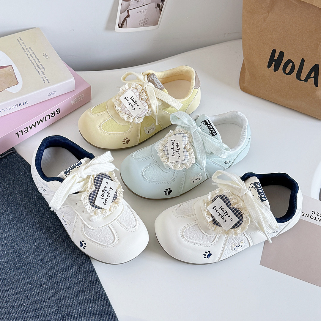 女童鞋子2026春季新款中大童学生休闲小白鞋透气软底运动德训鞋潮