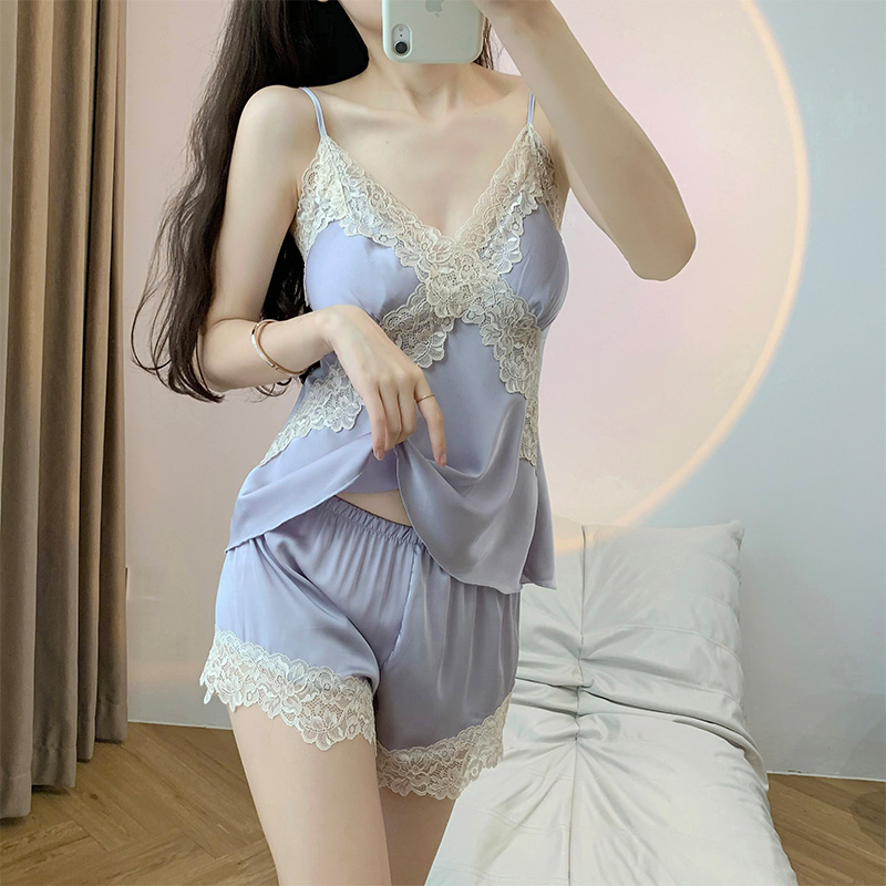 女冰丝绸薄款带胸垫吊带短裤套装