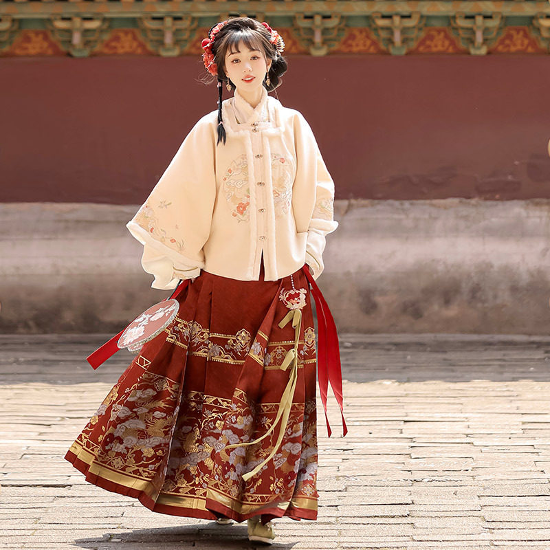 原创瑞龙迎春改良明制汉服女中国风汉元素交领衣外套马面裙套装