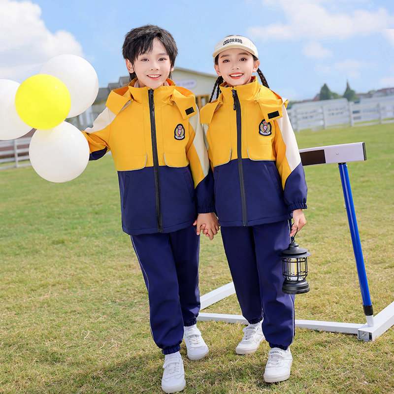 幼儿园冲锋衣服三件套小学生校服