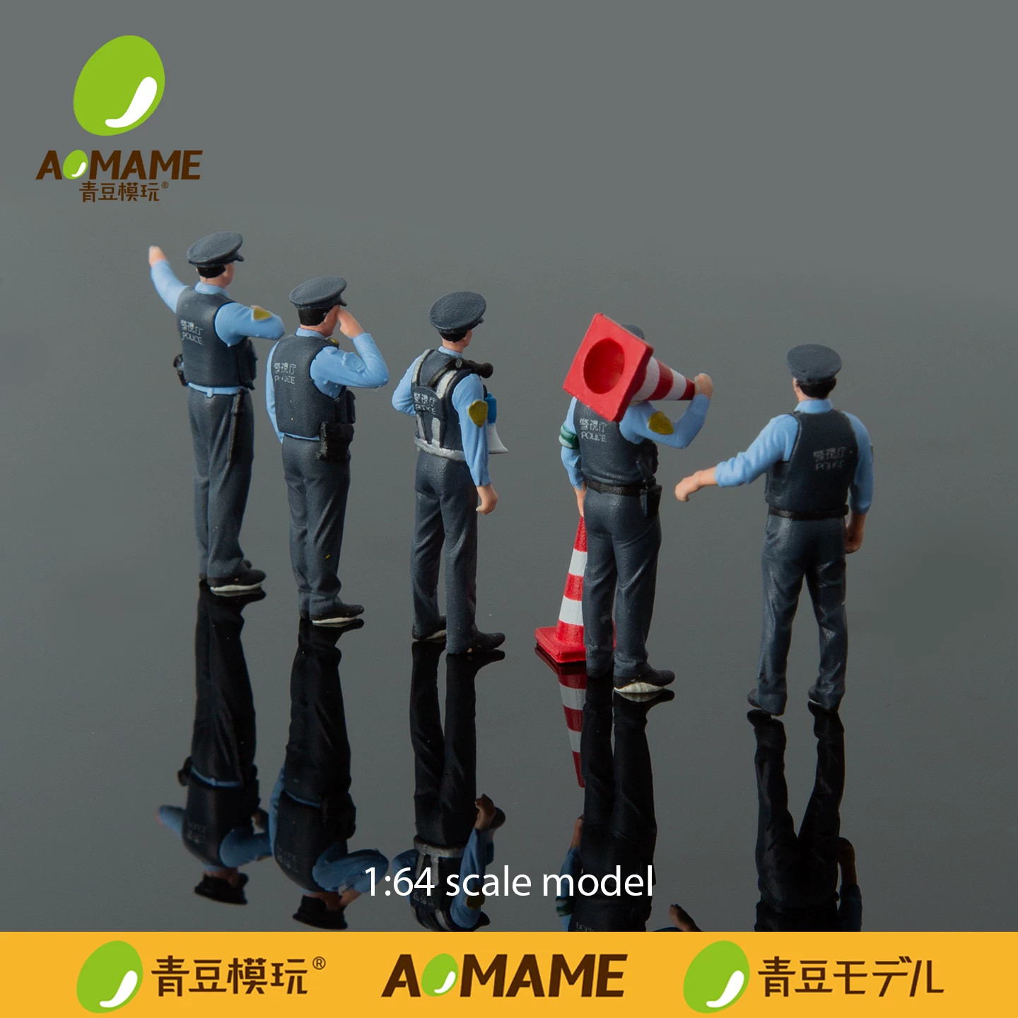 青豆模玩仿真日本警察 1:64日系微缩场景人偶建筑模型警车配件