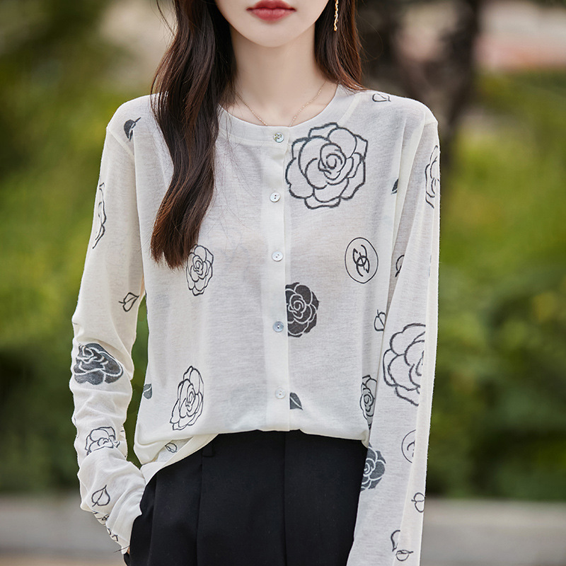 2025早春新款圆领印花针织开衫女宽松显瘦毛衣减龄百搭外套上衣