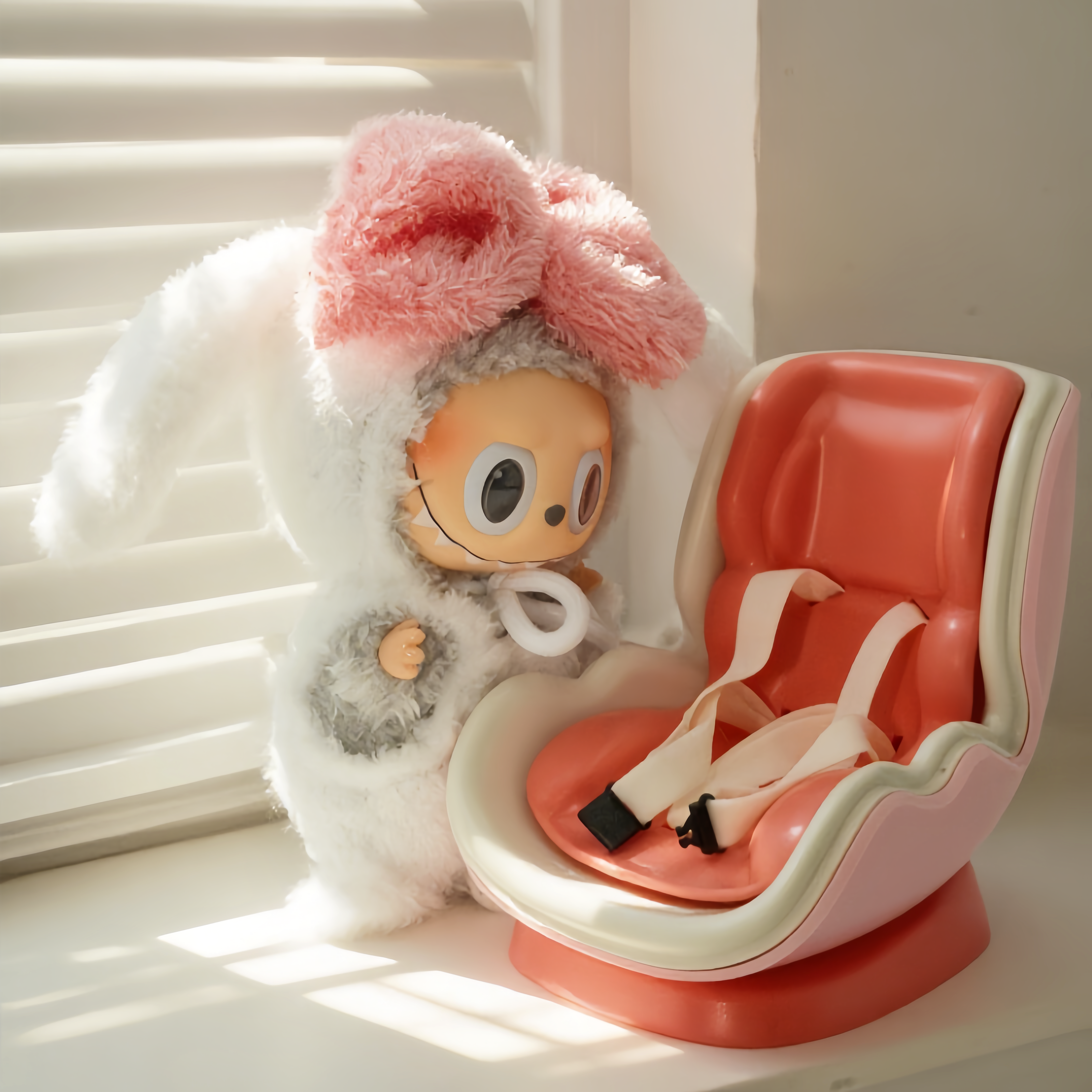 labubu毛绒娃娃车载安全座椅