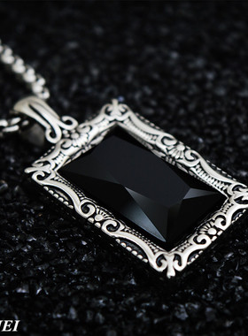 黑宝石克罗星花边钛钢吊坠项链