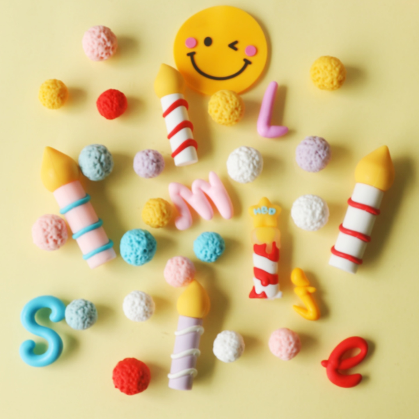 可爱卡通笑脸蜡烛蛋糕装饰摆件