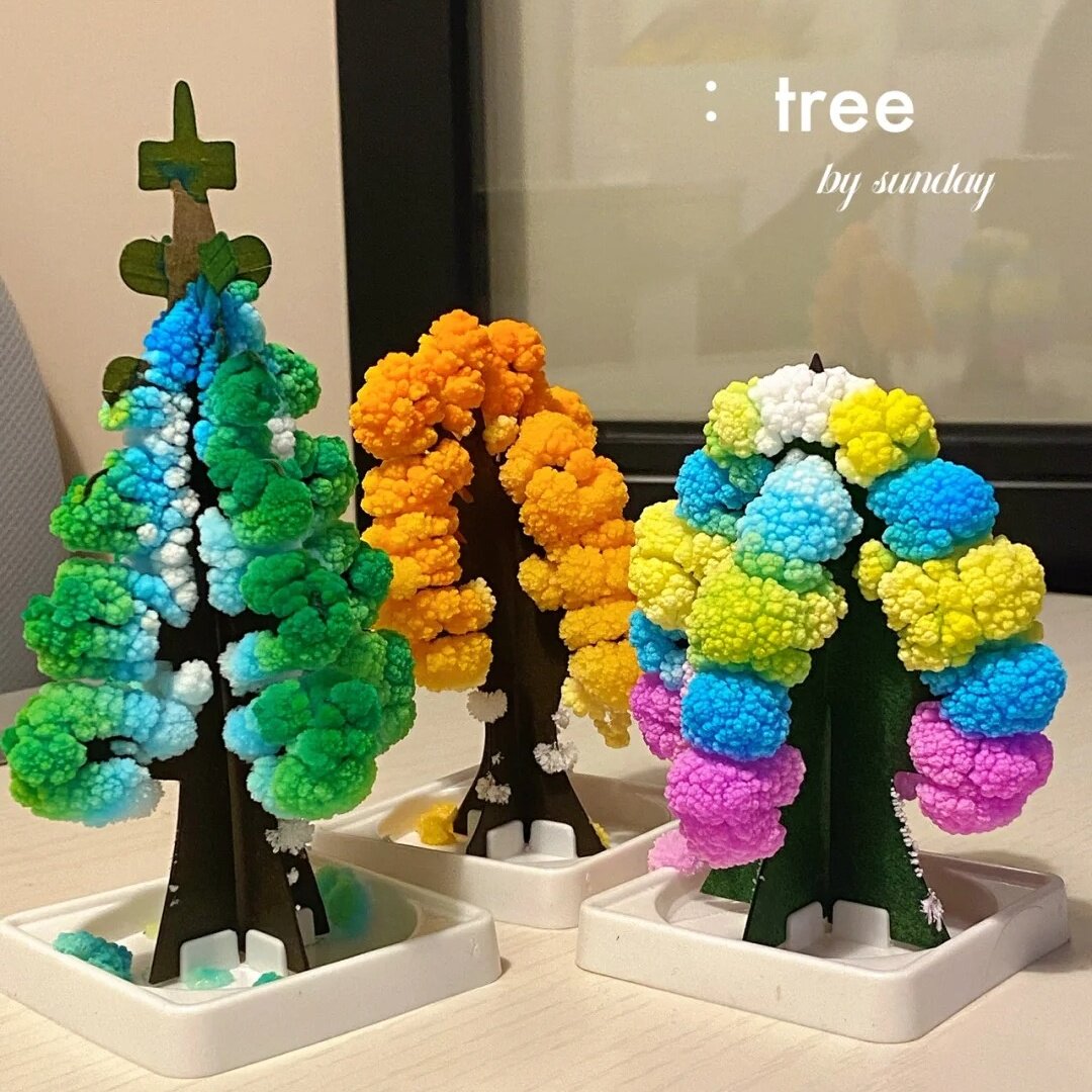 儿时的圣诞树“纸书开花”
