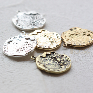 4704C DIY饰品铜配件22 18mm镀厚银镀厚金铜绿不规则熔岩吊坠