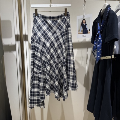 【商场同款】伊家2026春季新款百搭格子半身裙A字腰裙1H5140041