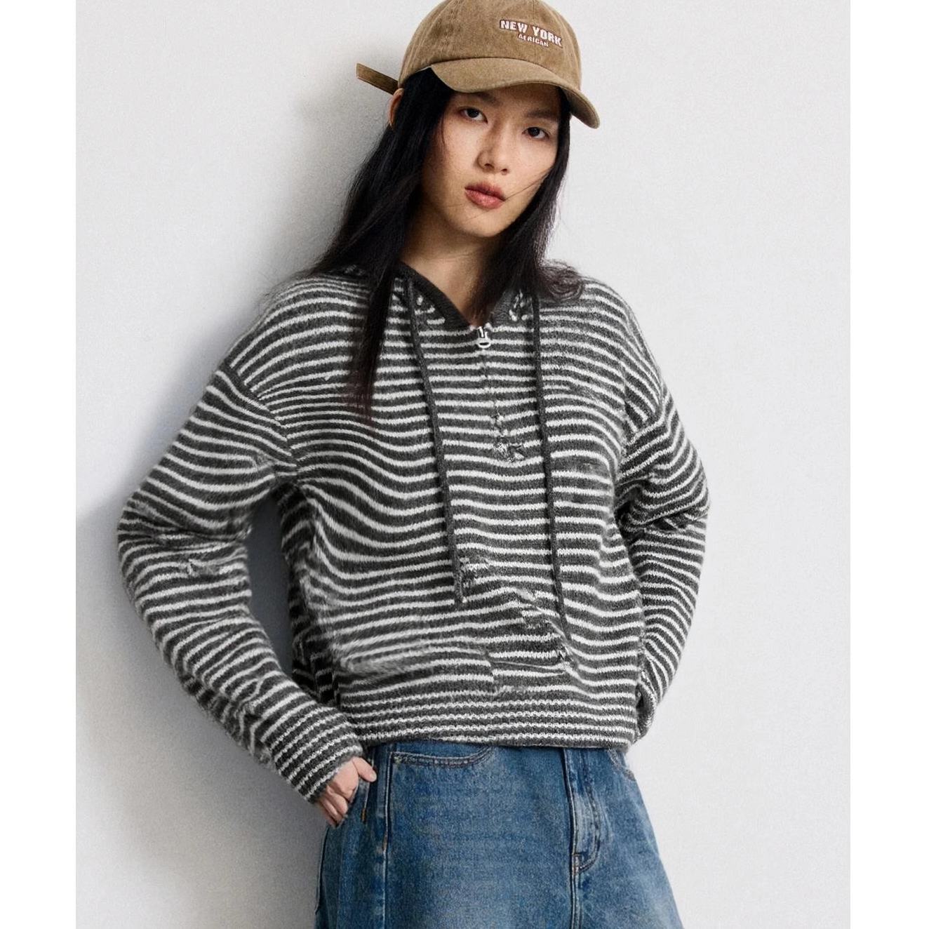 小麦檬Pure:Moment:灰白条半开襟连帽针织休闲毛衫4GA133601