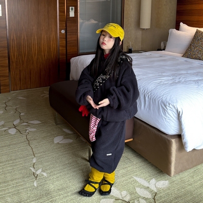 韩版童装2025秋冬女童洋气加绒加厚羊羔毛卫衣卫裤儿童保暖套装